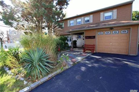 2 Crabapple Ln, Commack, NY 11725 photo 1