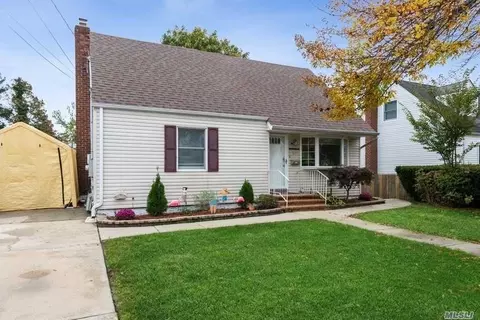 67 Audrey Ave, Plainview, NY 11803 photo 1