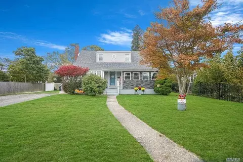 44 Bailey Ave, Patchogue, NY 11772 photo 1