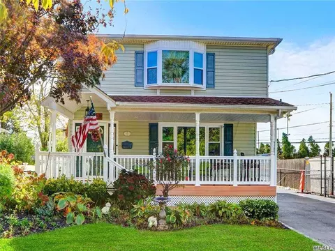 77 Burkhardt Ave, Bethpage, NY 11714 photo 1