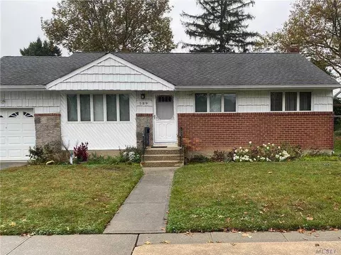 589 Plainview Rd, Plainview, NY 11803 photo 1