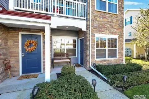 61 Barley Ln, Patchogue, NY 11772 photo 1