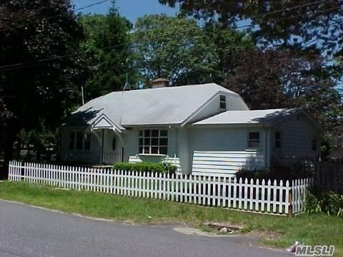 189 Main Ave, Mastic, NY 11950 photo 1