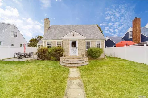 1032 Henhawk Rd, Baldwin, NY 11510 photo 1