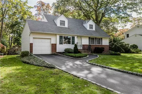 8 Map Ln, Commack, NY 11725 photo 1