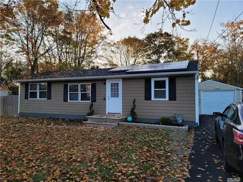 616 Taylor Ave, Patchogue, NY 11772 photo 1