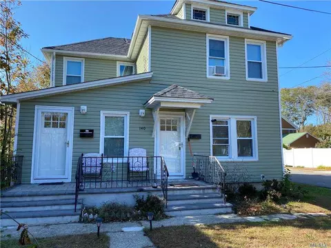 140 Waverly Ave, Patchogue, NY 11772 photo 1
