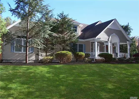 172 Private Rd, Patchogue, NY 11772 photo 1