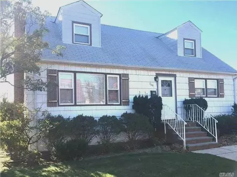 730 Lincoln St, Baldwin, NY 11510 photo 1