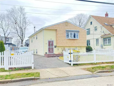15 Shonnard Ave, Freeport, NY 11520 photo 1