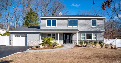 2 Colonial Gate, Plainview, NY 11803 photo 1