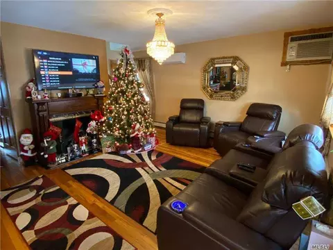 83 Rolling St # A, Lynbrook, NY 11563 photo 1