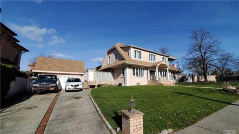 1 Center Dr, Flushing, NY 11357 photo 1