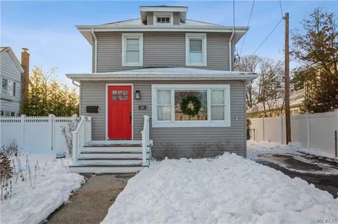 160 Maple Ave, Patchogue, NY 11772 photo 1