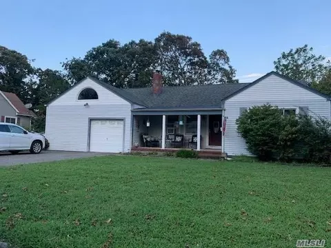 455 Maple Ave, Patchogue, NY 11772 photo 1