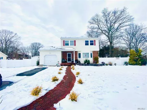 205 Hampton Ave, Mastic, NY 11950 photo 1