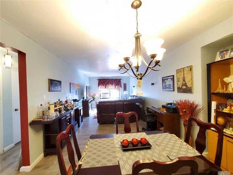 queens ny village condos movoto townhouses days