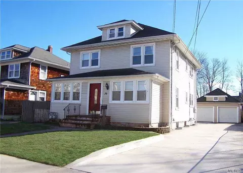 36 Gerard St, Patchogue, NY 11772 photo 1