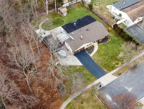 216 Bow Dr E, Smithtown, NY 11787 photo 1