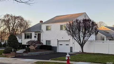 15 Lombardi Pl, Plainview, NY 11803 photo 1