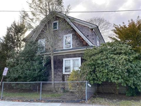 57 3rd St, Riverhead, NY 11901 photo 1