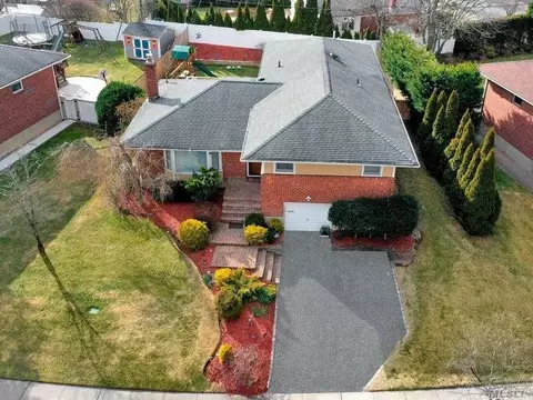 39 Glenwood Rd, Plainview, NY 11803 photo 1