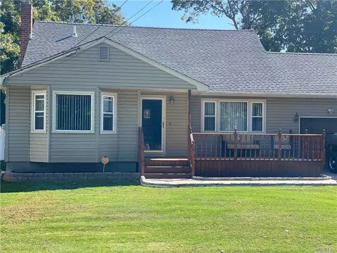 77 Stackyard Dr, Mastic Beach, NY 11951 photo 1