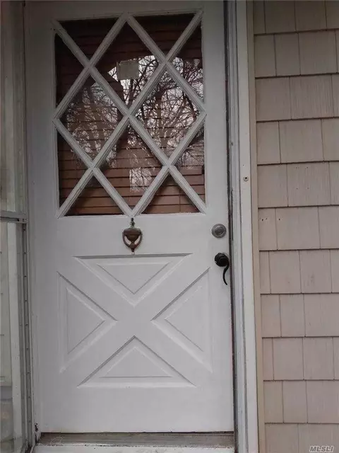 105 Ohls St, Patchogue, NY 11772 photo 1