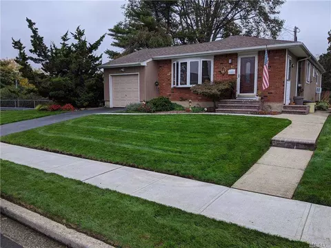 47 Pine, Plainview, NY 11803 photo 1