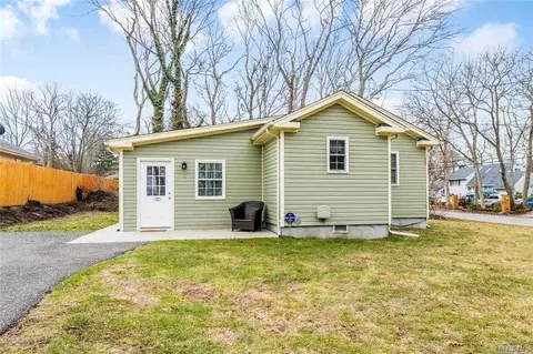 80 Overlook Dr, Mastic, NY 11950 photo 1