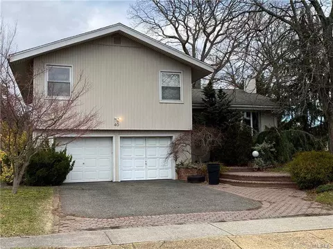 40 Middle Ln, Jericho, NY 11753 photo 1