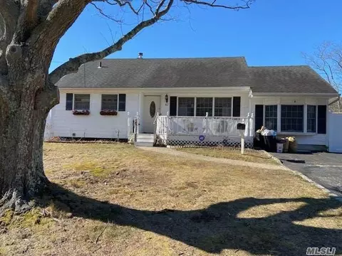 42 Hospital Rd, Patchogue, NY 11772 photo 1