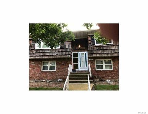 28 W Lane Dr, Plainview, NY 11803 photo 1