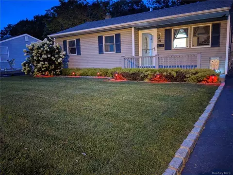 91 N Summit Ave, Patchogue, NY 11772 photo 1