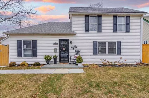 43 Gilbert St, Patchogue, NY 11772 photo 1