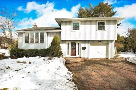 48 Richfield St, Plainview, NY 11803 photo 1