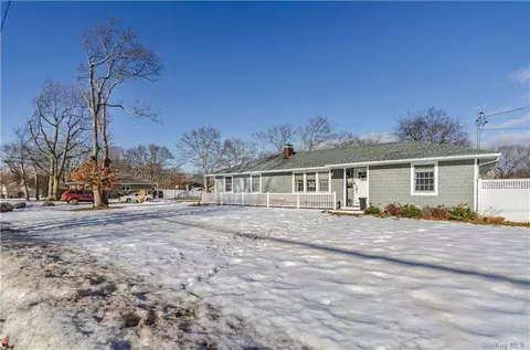 221 N Prospect Ave, Patchogue, NY 11772 photo 1