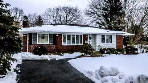 17 Eustace Dr, Commack, NY 11725 photo 1