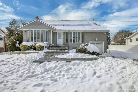 11 Yates Ln, Jericho, NY 11753 photo 1