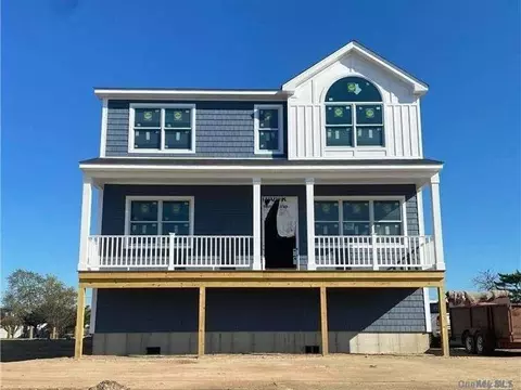 61 Araca Rd, Babylon, NY 11702 photo 1