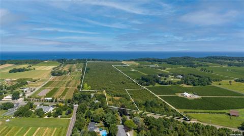 2045 Sound Ave, Mattituck, NY 11952