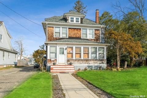 77 Academy St, Patchogue, NY 11772 photo 1