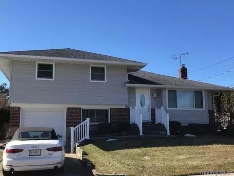 27 Wayne Dr, Plainview, NY 11803 photo 1