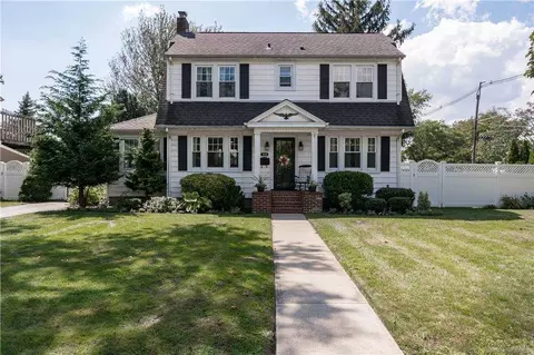 300 Park Ave, Freeport, NY 11520 photo 1