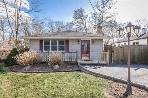 68 Neptune Ave, Mastic, NY 11950 photo 1
