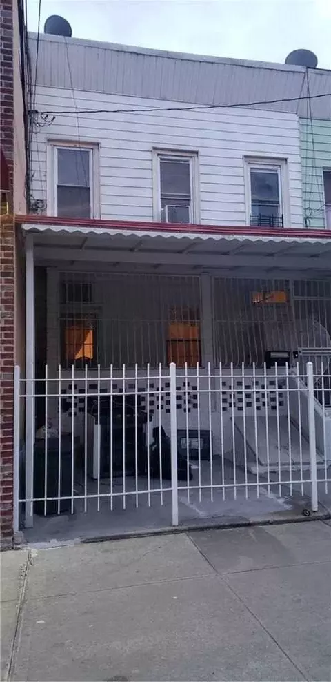 107-10 37th Dr, Flushing, NY 11368 photo 1