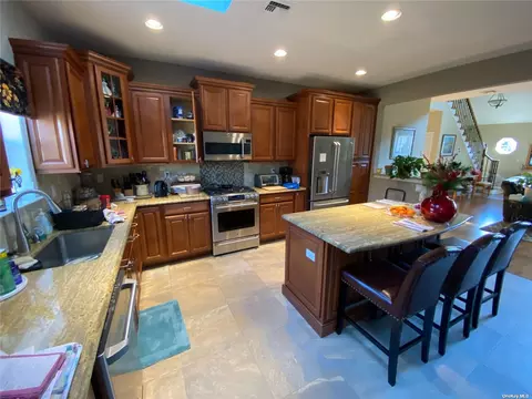 34 Purple Row, Riverhead, NY 11901 photo 1