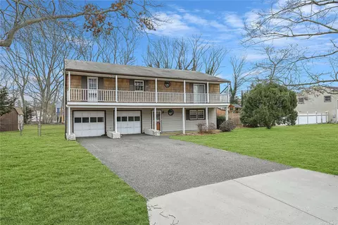 73 Richmond Ave, Patchogue, NY 11772 photo 1