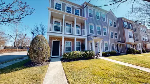 44 Stahlman Ln, Patchogue, NY 11772 photo 1