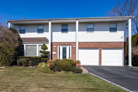81 Main Pkwy E, Plainview, NY 11803 photo 1